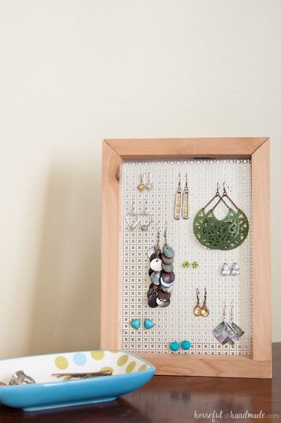 Easy DIY Earring Stand Plan