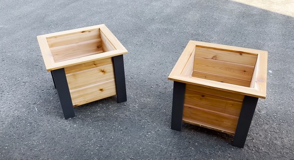 DIY Woodworking Modern Raised Planter Box