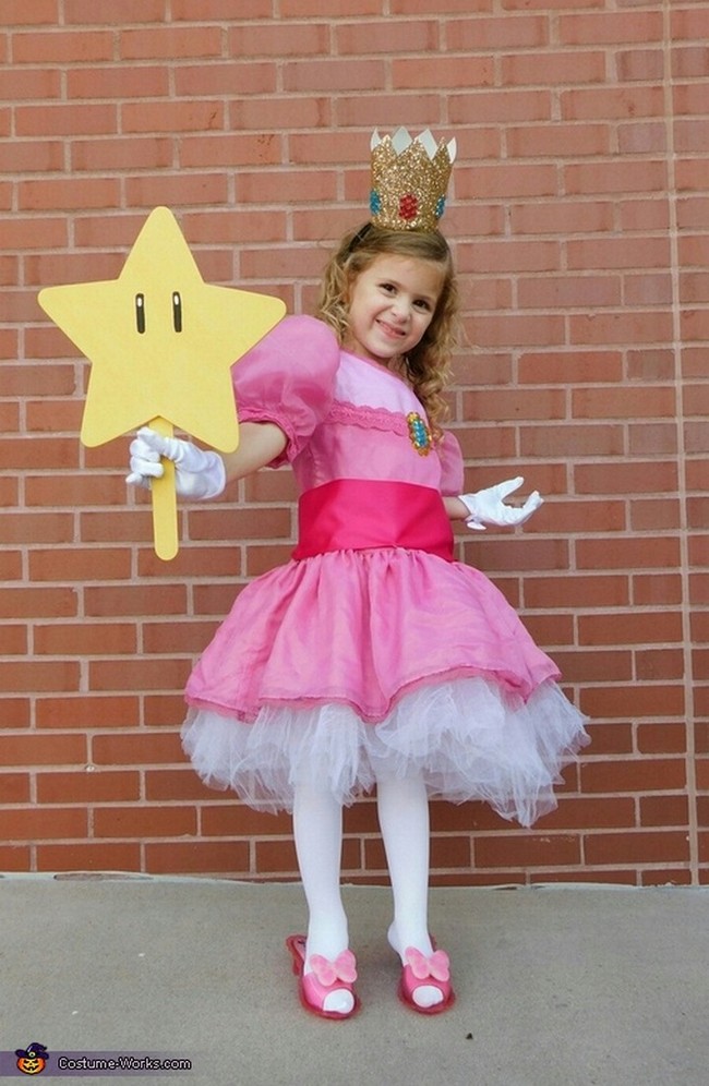 DIY Princess Peach Costume